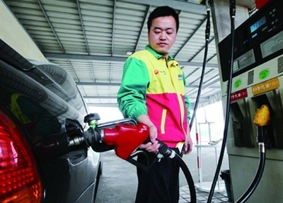 山東公布成品油價格 國四汽油每升多掏兩毛多_山東財經_大眾網